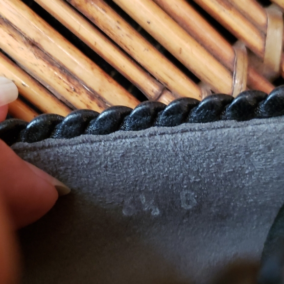 Stuart Weitzman Soft Black Leather Heels Size 6.5 - Picture 10 of 11